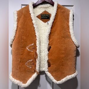 Women’s Vintage Leather Suede Shearling Clean Lines Vest Horn Toggle Buttons M